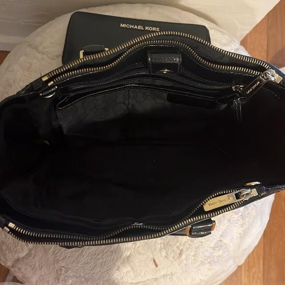 M. Kors purse and wallet EUC - Picture 6 of 8